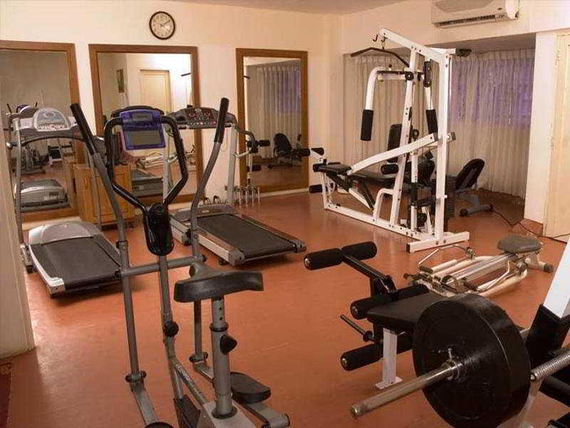The South Park Hotel Thiruvananthapuram Buitenkant foto
